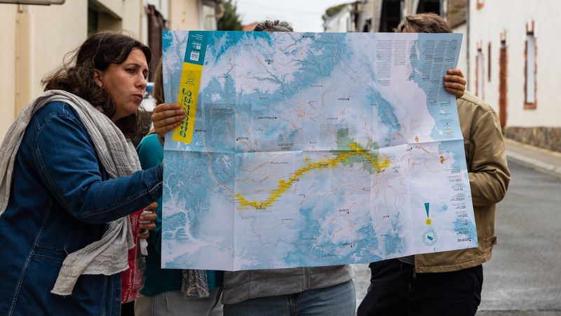 La flottille va parcourir 330 km au fil de l’eau, en traversant deux régions, cinq départements et plus de 50 communes. © Jean-Félix Fayolle La flottille va parcourir 330 km au fil de l’eau, en traversant deux régions, cinq départements et plus de 50 communes. © Jean-Félix Fayolle