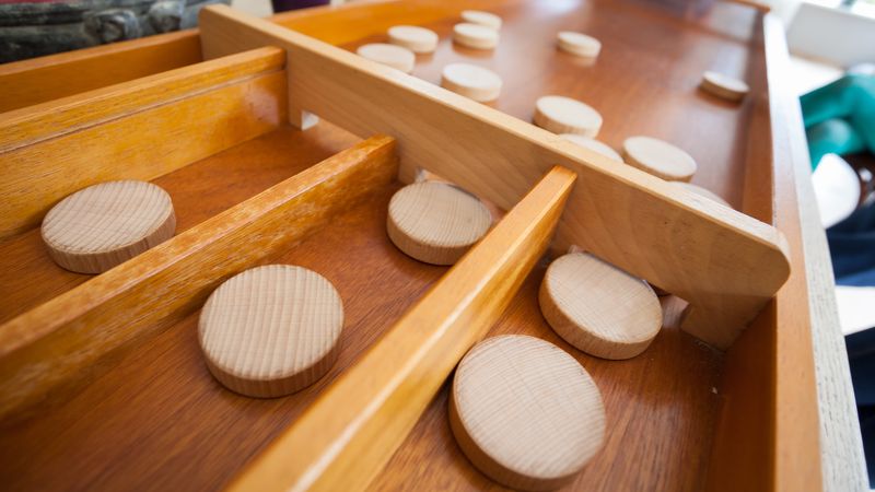 Pratiquer des jeux en bois