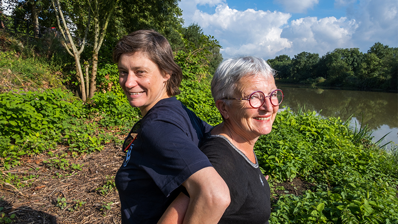 Marie Trehin et Armandine Henrion ont participé au projet de réaménagement de la berge Sellier-Goudy. © Patrick Garçon