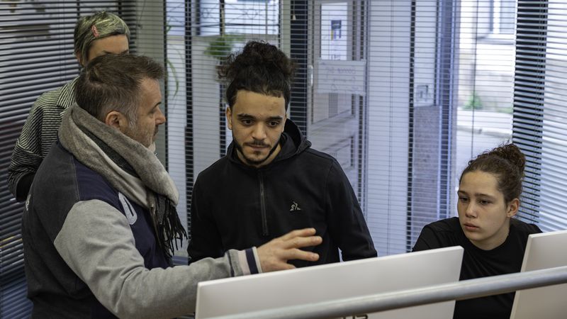 Les jeunes sont orientés et accompagnés par une équipe de travailleurs sociaux ©Loïc Gatteau Les jeunes sont orientés et accompagnés par une équipe de travailleurs sociaux ©Loïc Gatteau