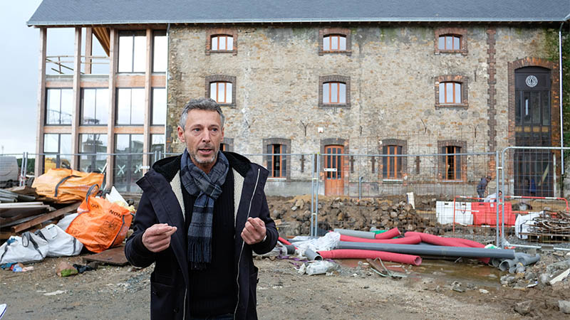 La brasserie Little Atlantique Brewery s’installe face à la Loire, dans cette ancienne huilerie savonnerie. Le bâtiment, qui date du XIXe siècle, a été entièrement rénové. La brasserie Little Atlantique Brewery s’installe face à la Loire, dans cette ancienne huilerie savonnerie. Le bâtiment, qui date du XIXe siècle, a été entièrement rénové.