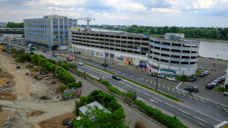 La démolition de l’ancien garage et la transformation de l’immeuble Cap 44 ouvriront le site vers la Loire. La démolition de l’ancien garage et la transformation de l’immeuble Cap 44 ouvriront le site vers la Loire.