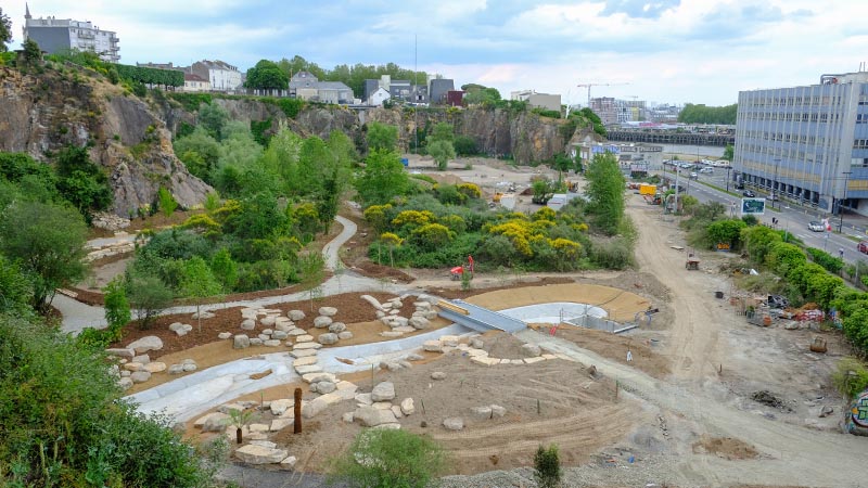 Le Jardin extraordinaire en cours d’aménagement : accessible à tous, sécurisé, le 101e parc urbain nantais s’annonce extraordinaire à plus d’un titre. Le Jardin extraordinaire en cours d’aménagement : accessible à tous, sécurisé, le 101e parc urbain nantais s’annonce extraordinaire à plus d’un titre.