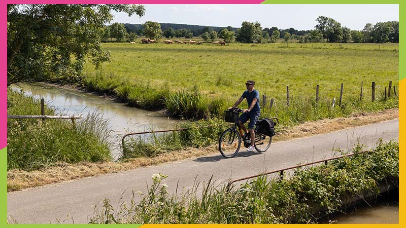 « Pas besoin d'être sportif pour voyager à vélo, c'est accessible à tous. Mais on pense confort et sécurité », préconisent Sterenn et Marie-Laure, de l'association le Dérailleur. © Jean-Félix Fayolle pour Nantes Métropole