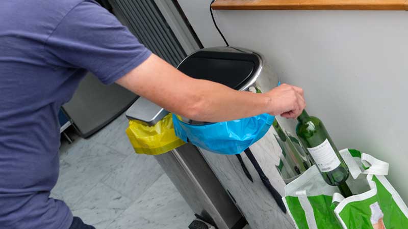 Un meilleur tri des déchets concourra à l'ambitieux objectif de la feuille de route : réduire de 20% d'ici à 2030 les déchets ménagers et assimilés du territoire. Un meilleur tri des déchets concourra à l'ambitieux objectif de la feuille de route : réduire de 20% d'ici à 2030 les déchets ménagers et assimilés du territoire.