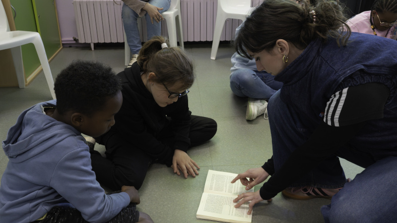 Jeunes et moins jeunes participent aux ateliers proposés par l’association Pulsart © Loïc Gatteau pour Nantes Métropole. 