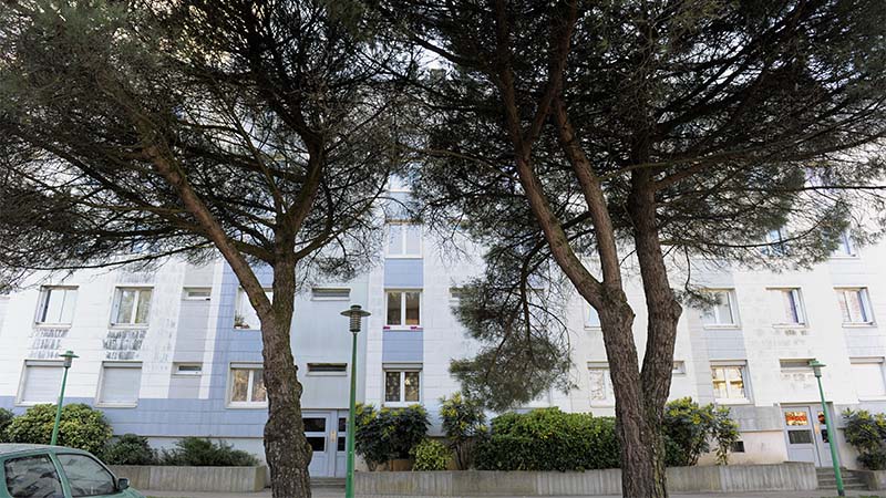 La transformation du Grand Bellevue, de Bottière Pin Sec, des Dervallières et de Nantes Nord prévoit la démolition de 879 logements, dans de cadre du Nouveau Programme de renouvellement urbain.